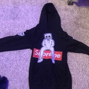 Marsh mellow sweat shirt